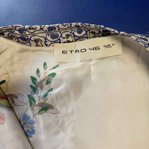 Etro Ivory Dress with Vibrant Animal and Floral Print tunic dresses - Picture 11 of 12